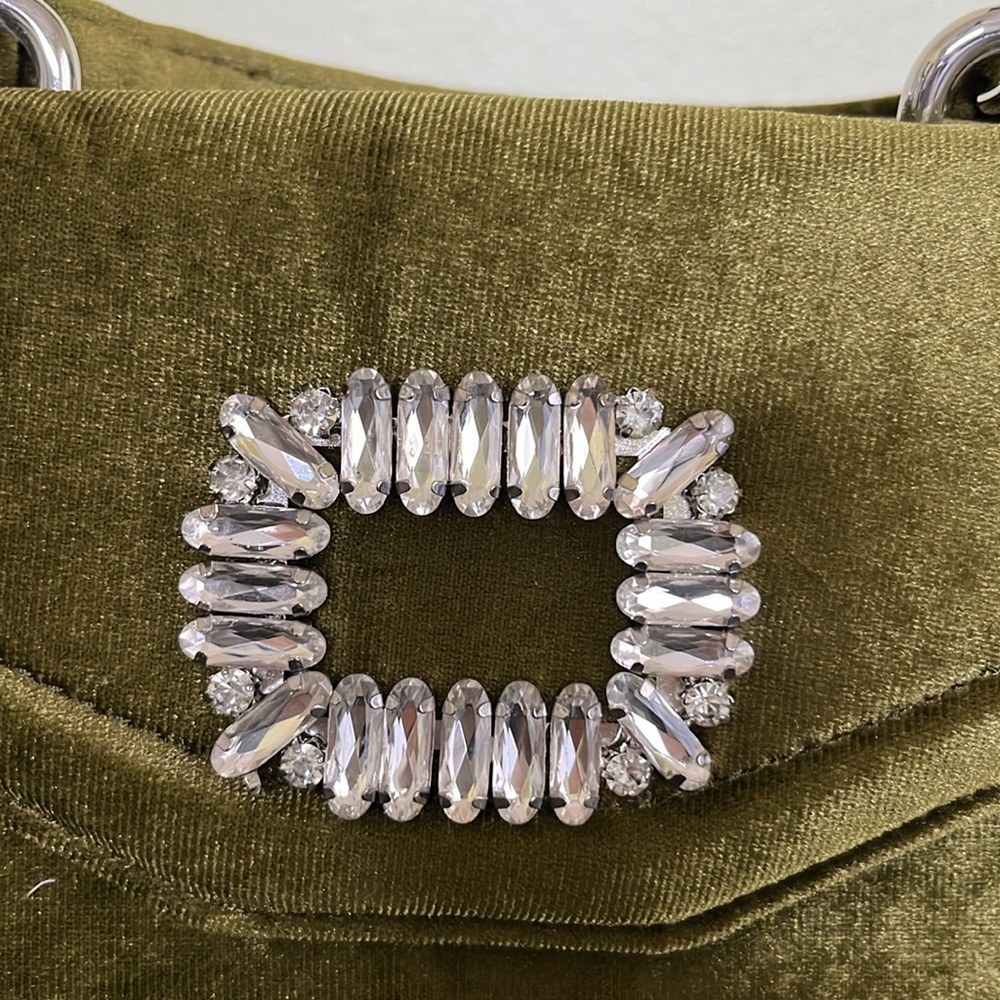 Akira RENDEZVOUX VELVET PURSE. PRICE IS FIRM - Picture 5 of 12